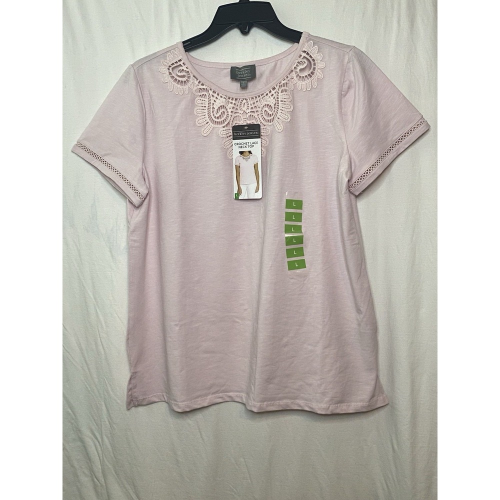 Women's L Barely Pink Top, Short Sleeve, neck Neckline Soft Crochet Lace